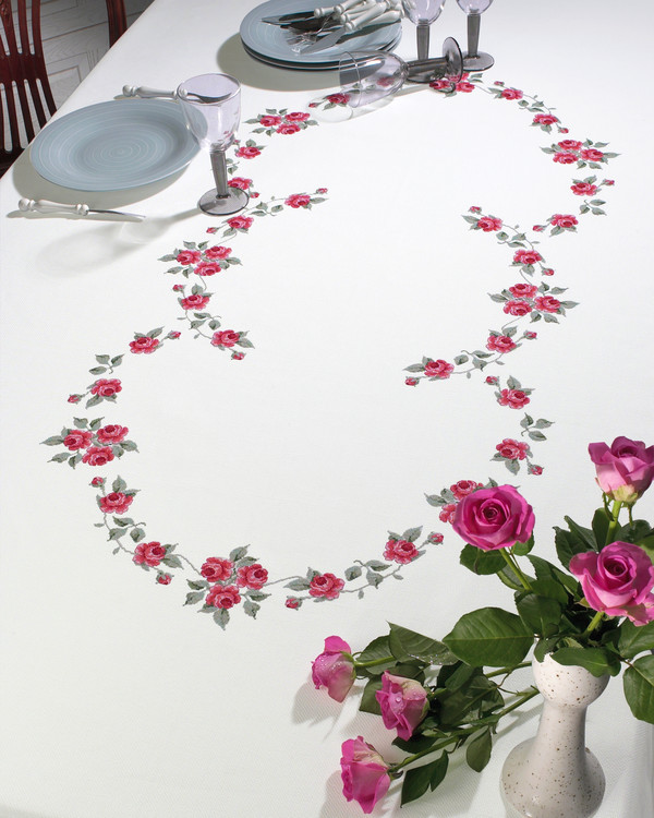 Broderipakke Middagsduk Rosemotiv