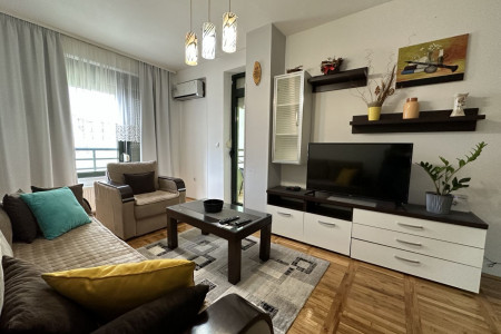 apartmani novi sad adamicevo naselje apartman mega stan 310