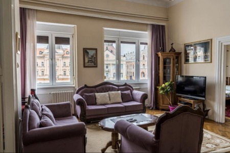 Four Bedroom Apartment Panorama Central Novi Sad Stari grad Trg Slobode