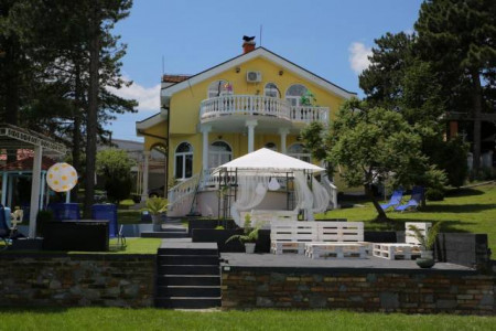 apartments beograd centar apartment vila danube lux sa bazenom na obali dunava3