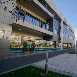 Stan na dan u blizini očne klinike Miloš