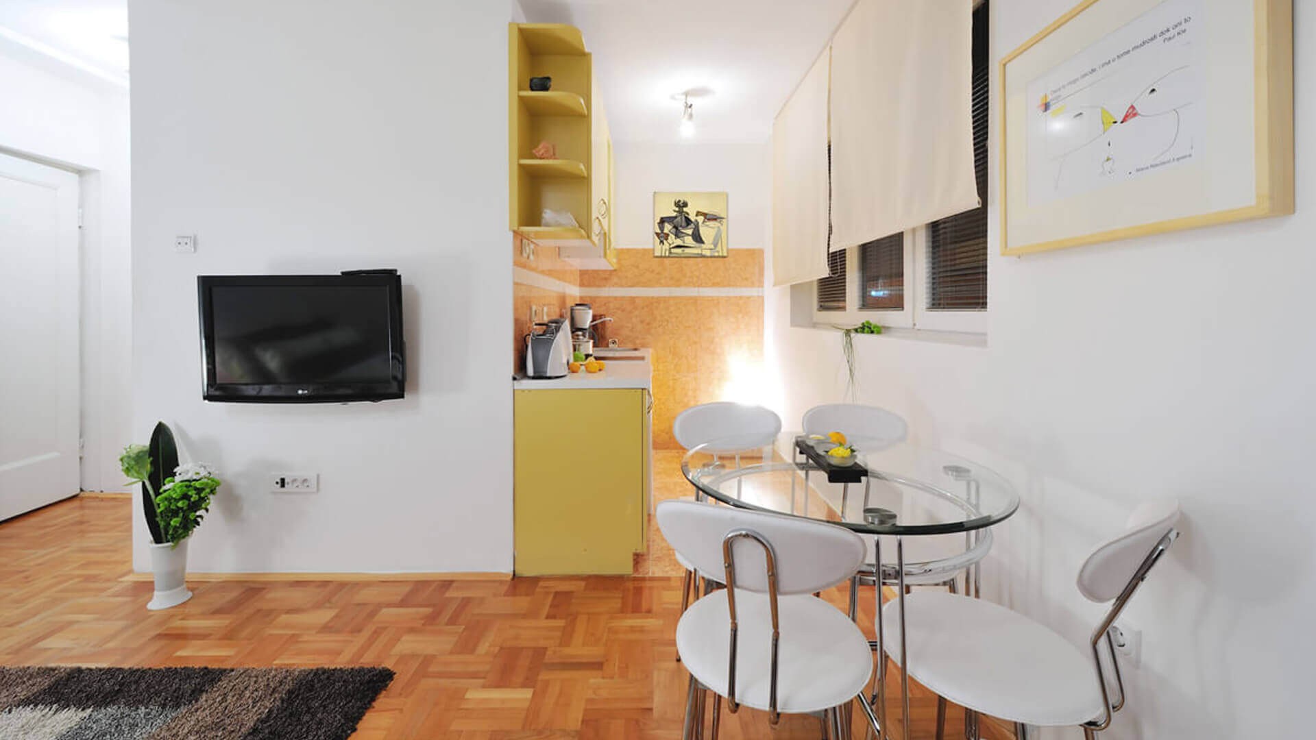 Apartman A15 Trpezariski sto