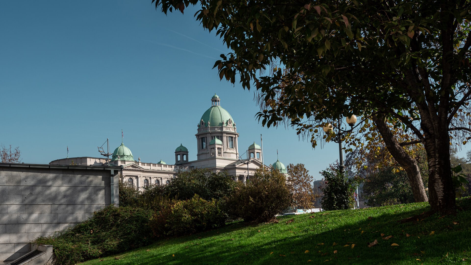 Apartman A23 - Narodna Skupština ispred stana