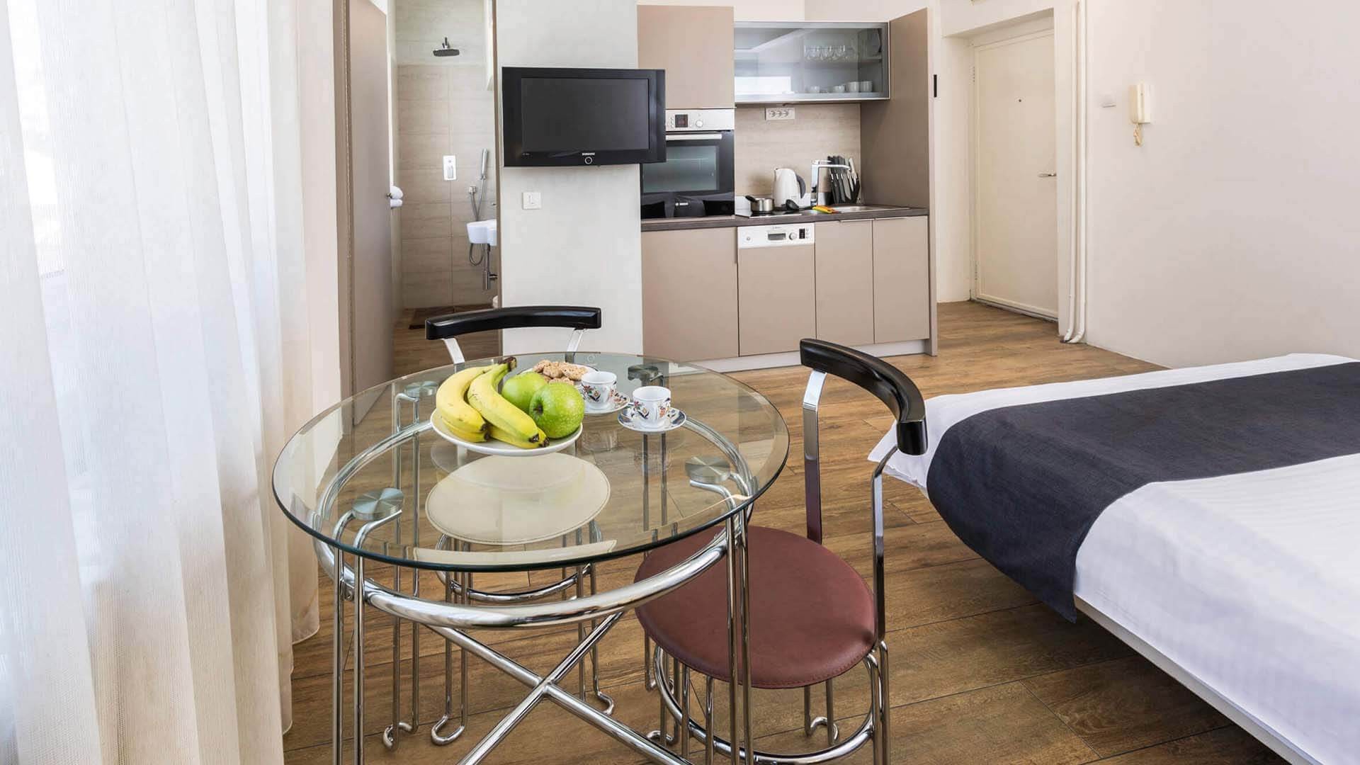 Jeftin apartman A2 Pogled na kuhinju