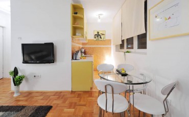 Apartman A15 Trpezariski sto
