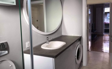 Apartman centar A8 Ulaz-kupatilo