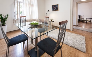 Apartman A24 - Trpezarija i dvorište