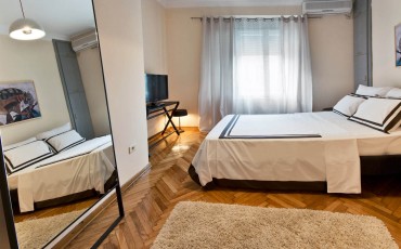 Jeftin apartman A17 Soba do ulice