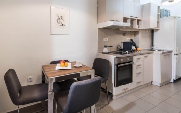 Jeftin apartman A18 Trpezarija