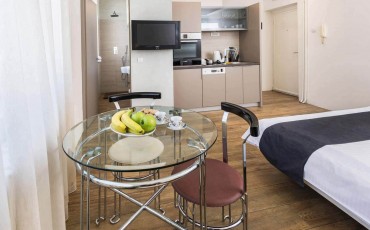 Jeftin apartman A2 Pogled na kuhinju