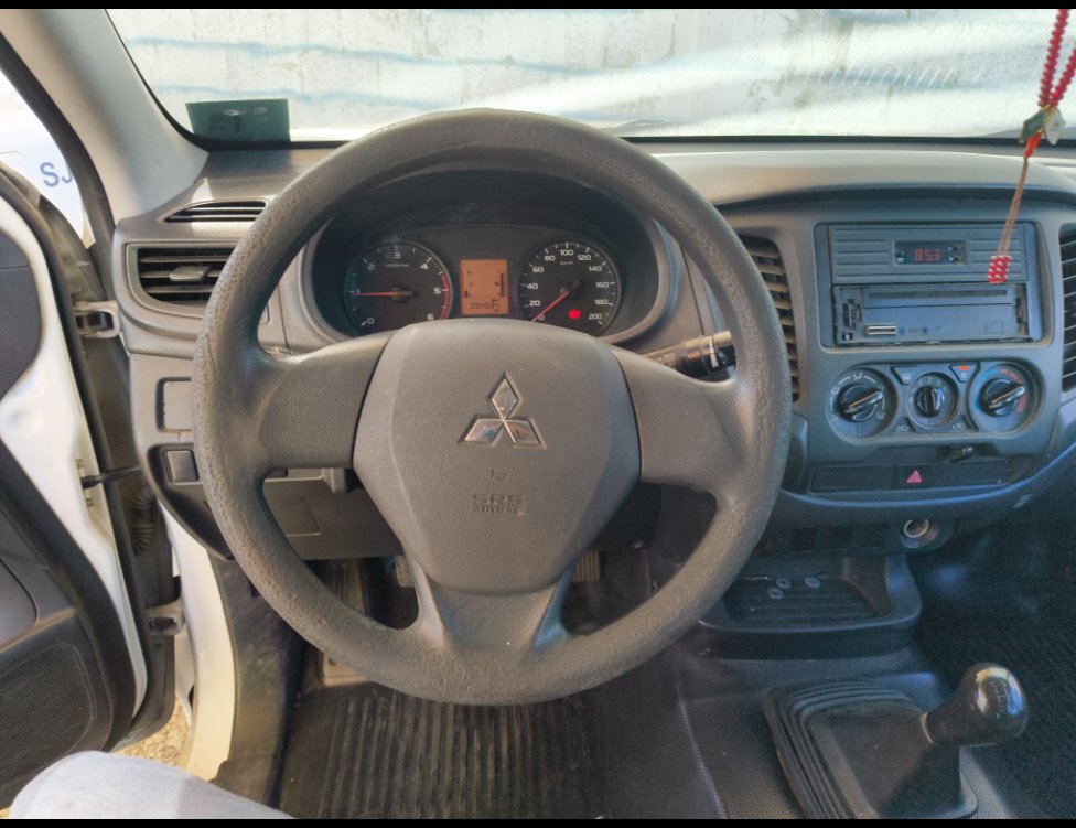Mitsubishi L200  2020 image