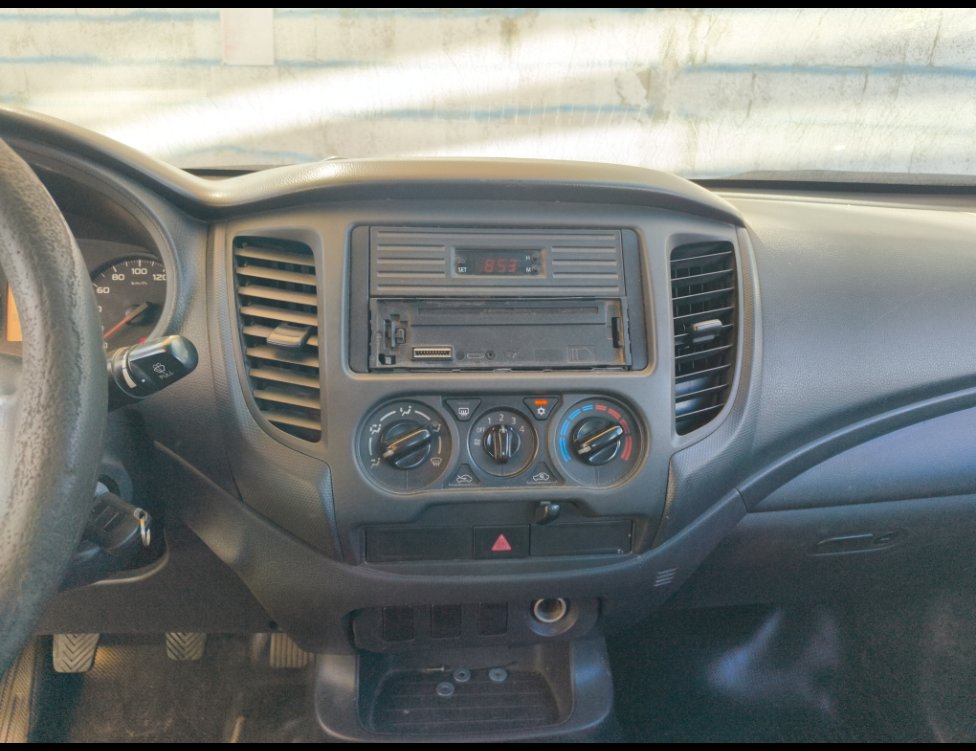 Mitsubishi L200  2020 image