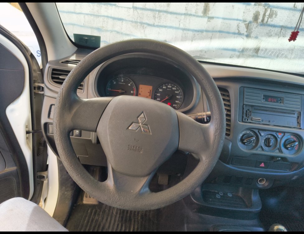 Mitsubishi L200  2020 image