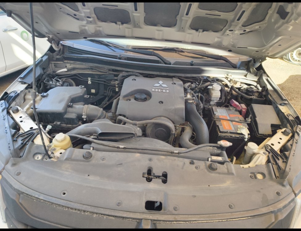 Mitsubishi L200  2020 image