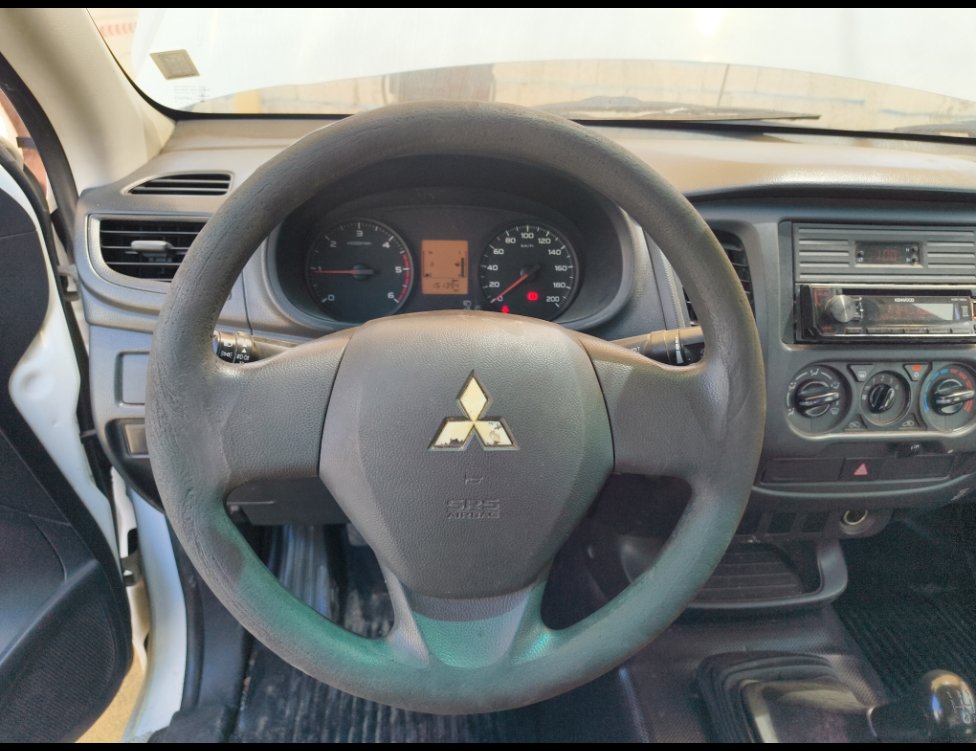 Mitsubishi L200  2020 image