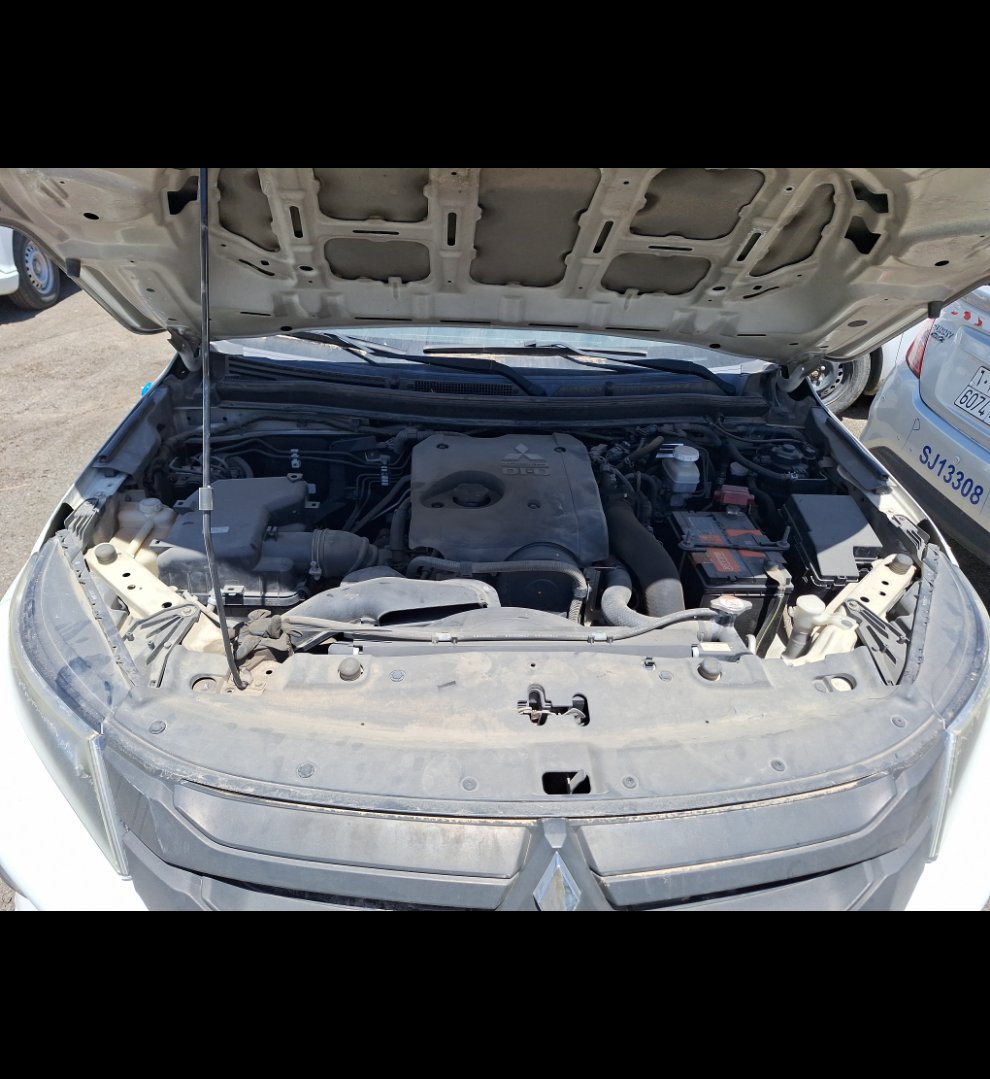 Mitsubishi L200  2020 image