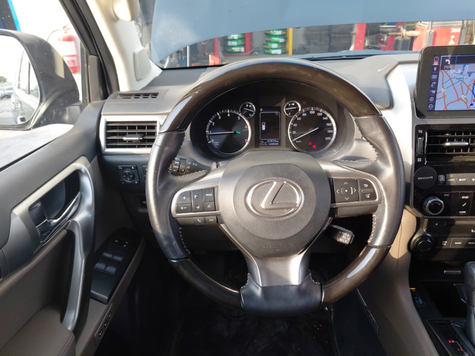 Lexus GX 460 2022 image