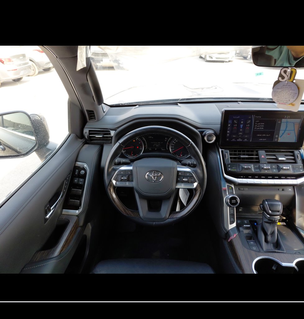 Toyota Land Cruiser Wagon VXR 2024 image