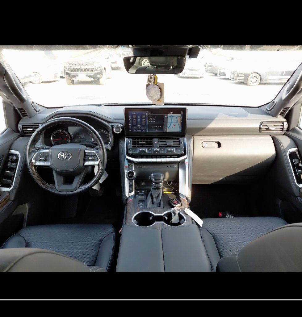 Toyota Land Cruiser Wagon VXR 2024 image