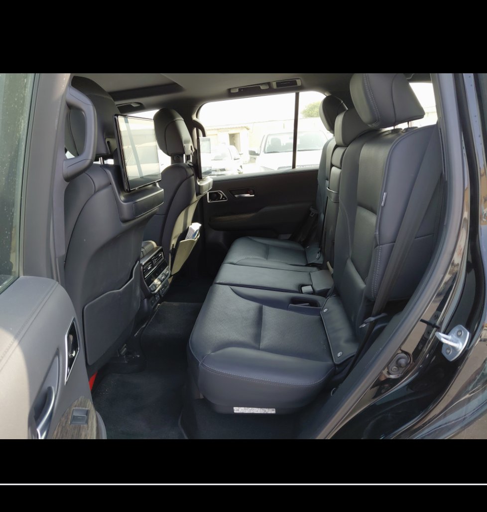 Toyota Land Cruiser Wagon VXR 2024 image