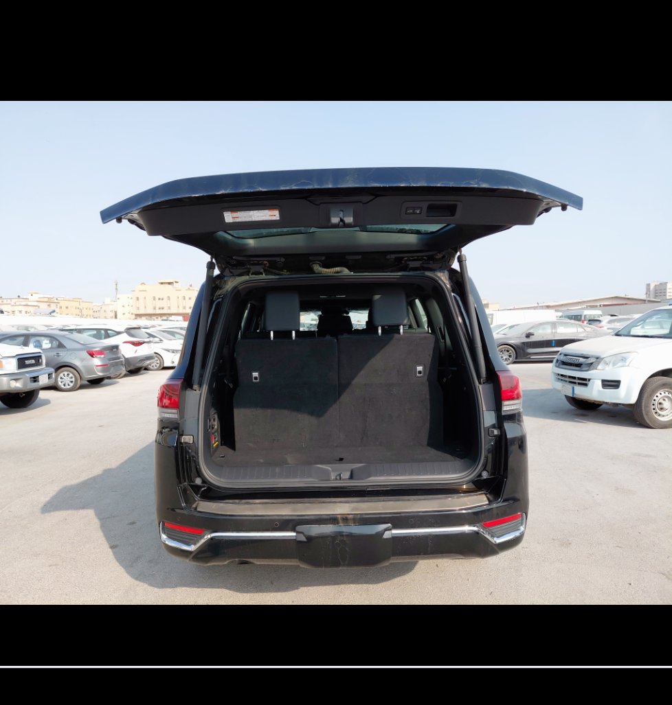 Toyota Land Cruiser Wagon VXR 2024 image