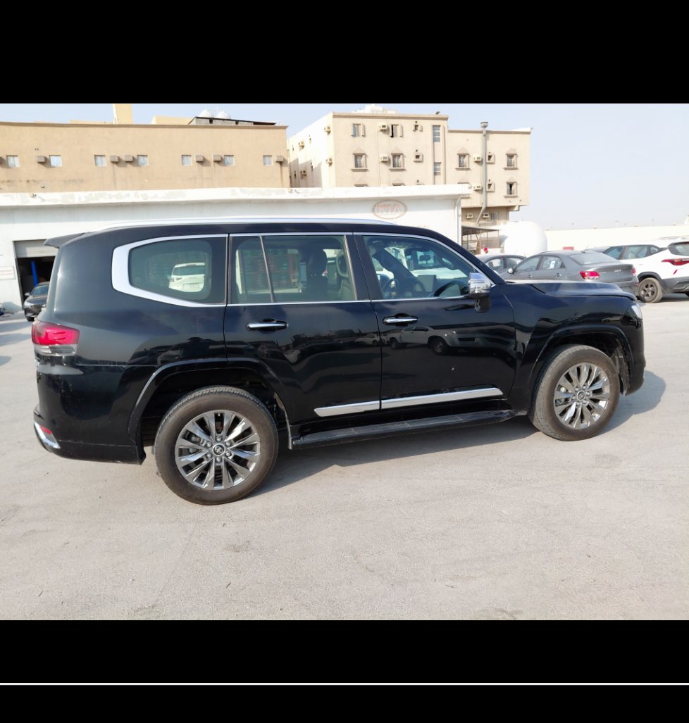 Toyota Land Cruiser Wagon VXR 2024 image