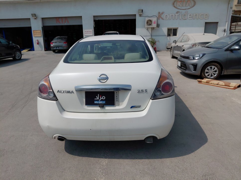 Nissan Altima  2010 image