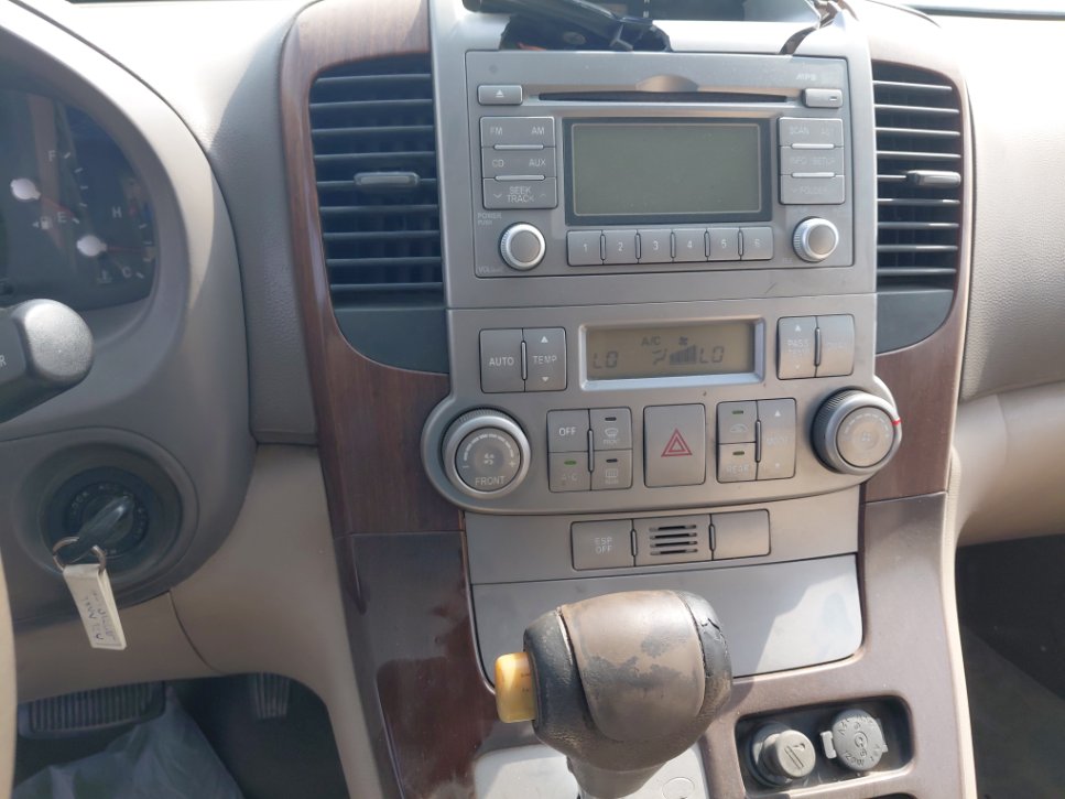 كيا كرنفال EX 2010 image