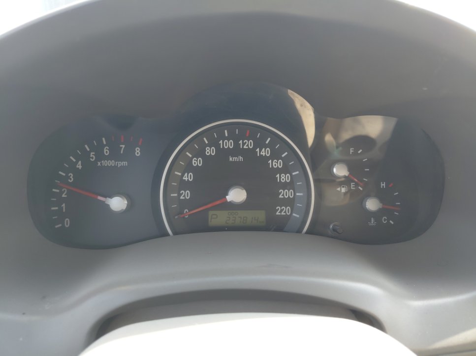 كيا كرنفال EX 2010 image