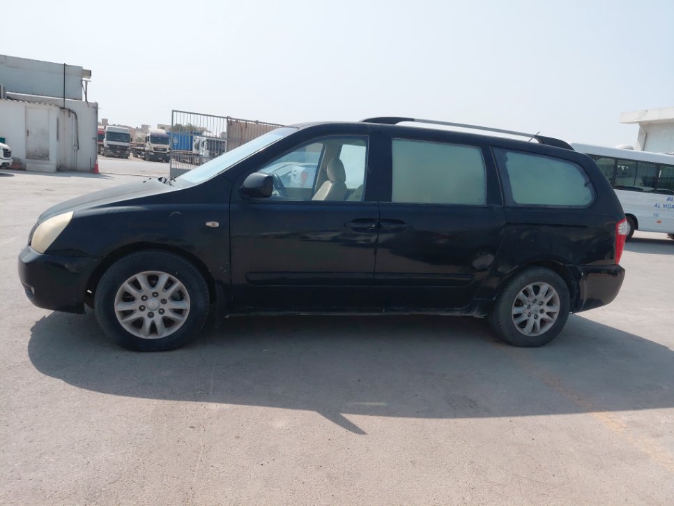 كيا كرنفال EX 2010 image