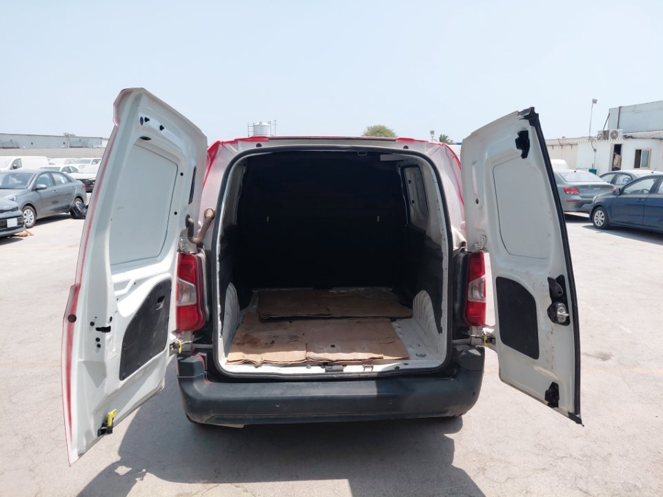 Peugeot  Partner  2023 image