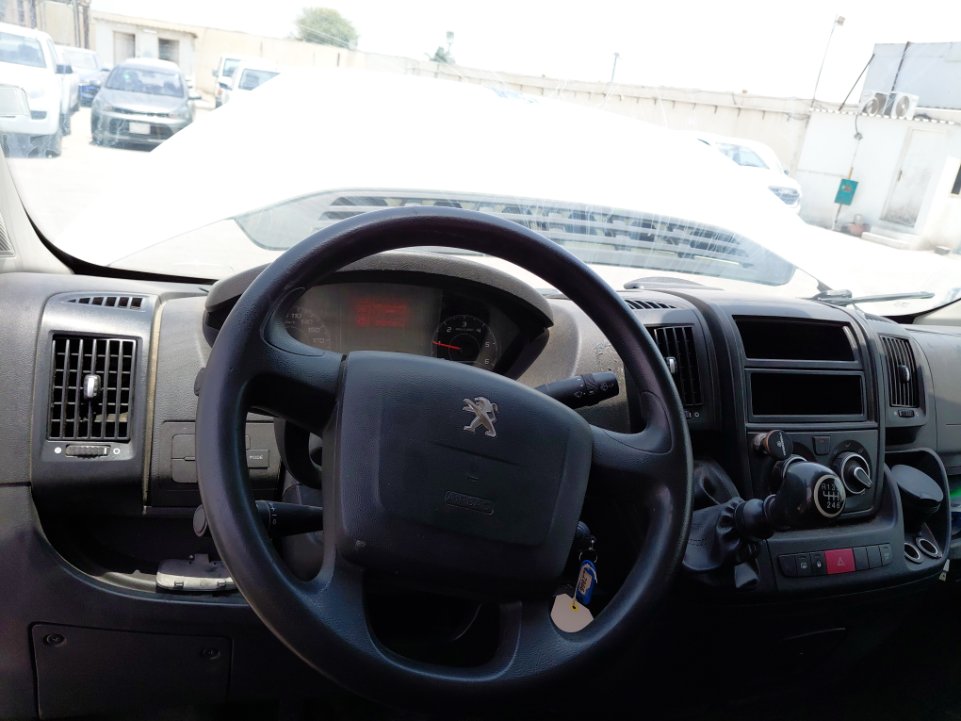 Peugeot  Boxer  2022 image