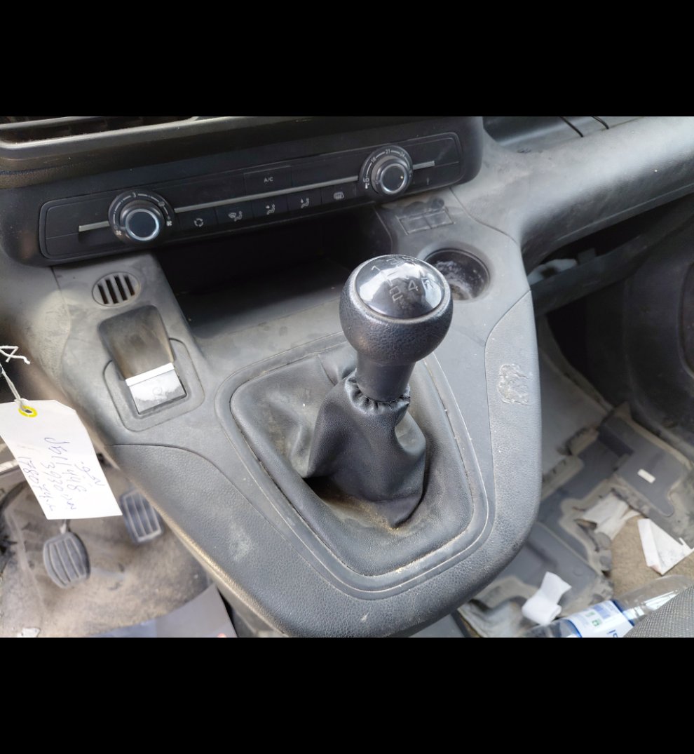 Peugeot  Partner  2023 image