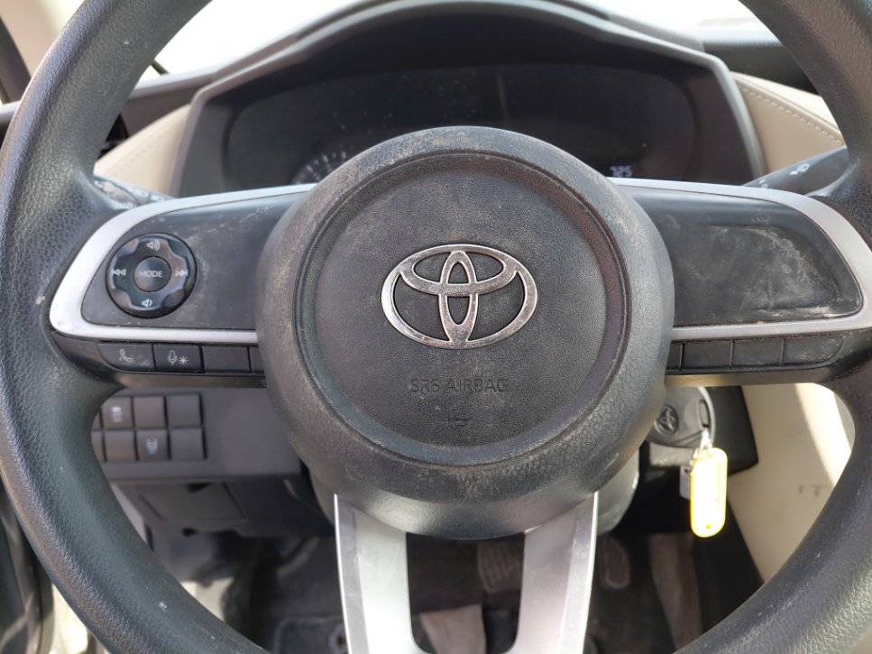 تويوتا يارس Y 2023 image