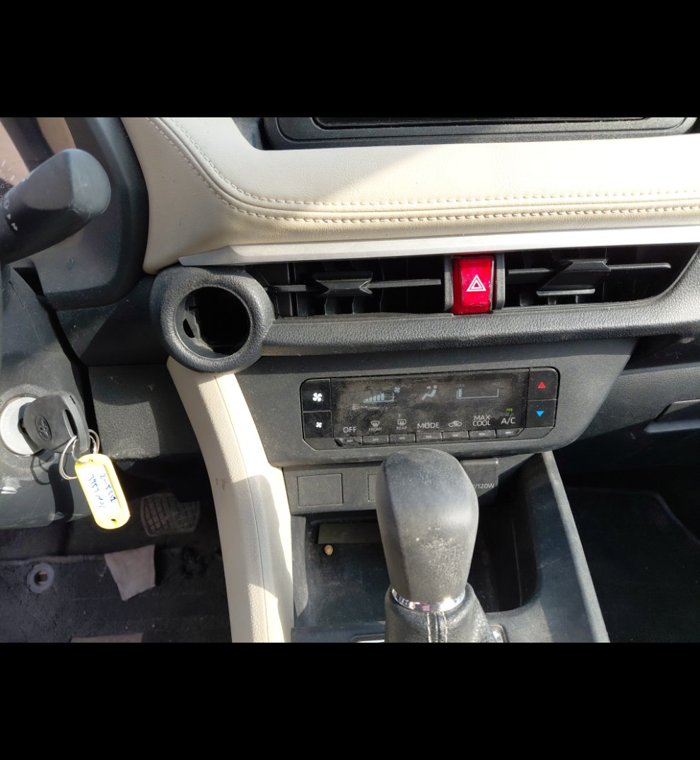 تويوتا يارس Y 2023 image