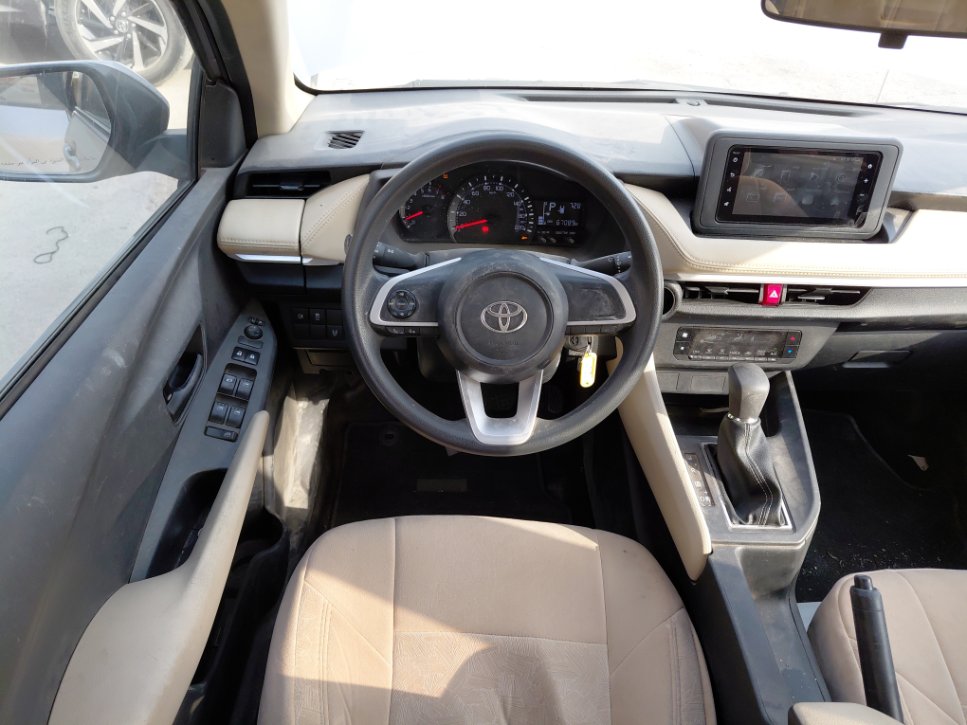 تويوتا يارس Y 2023 image