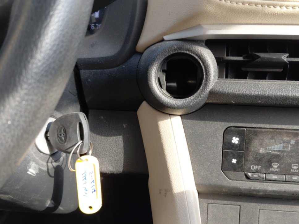 تويوتا يارس Y 2023 image