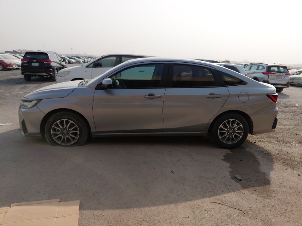 تويوتا يارس Y 2023 image