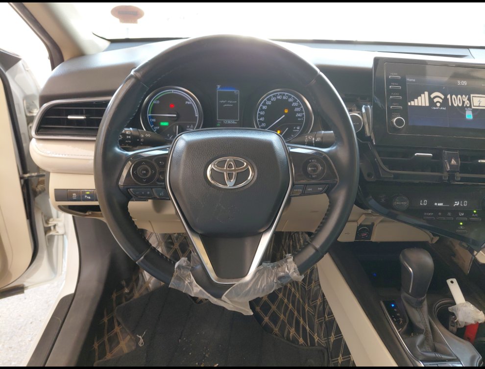 تويوتا كامري GLE HEV 2023 image