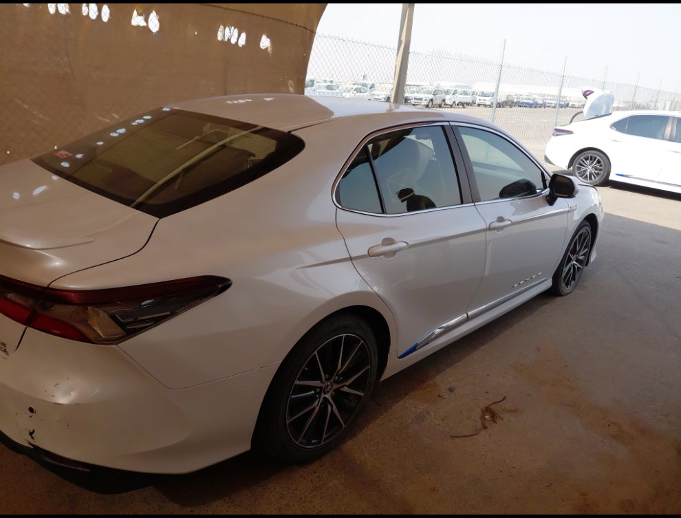 تويوتا كامري GLE HEV 2023 image