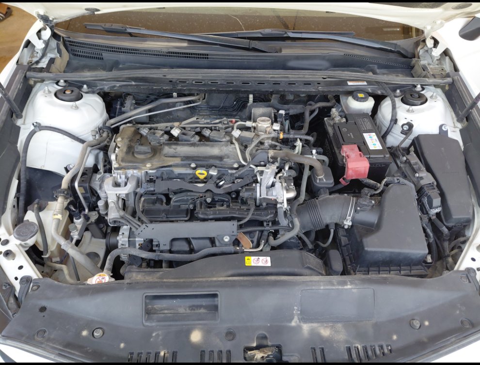 Toyota Camry GLE   2020 image