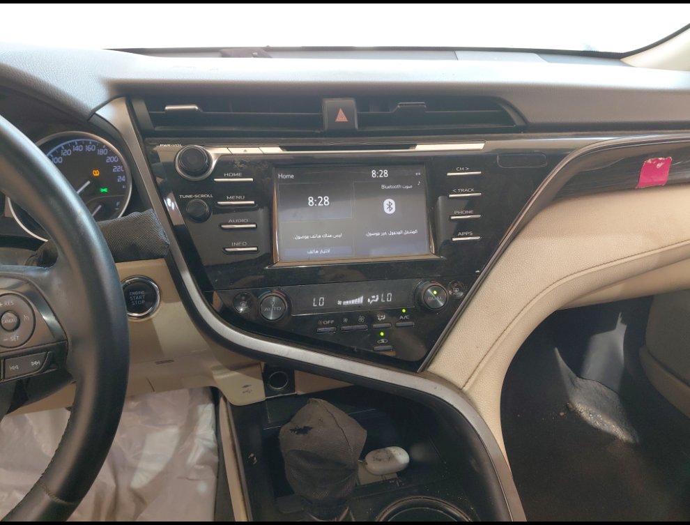 Toyota Camry GLE   2020 image