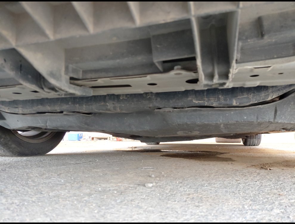 Toyota Camry GLE   2020 image