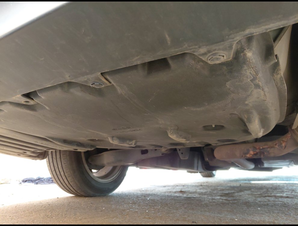 Toyota Camry GLE   2020 image