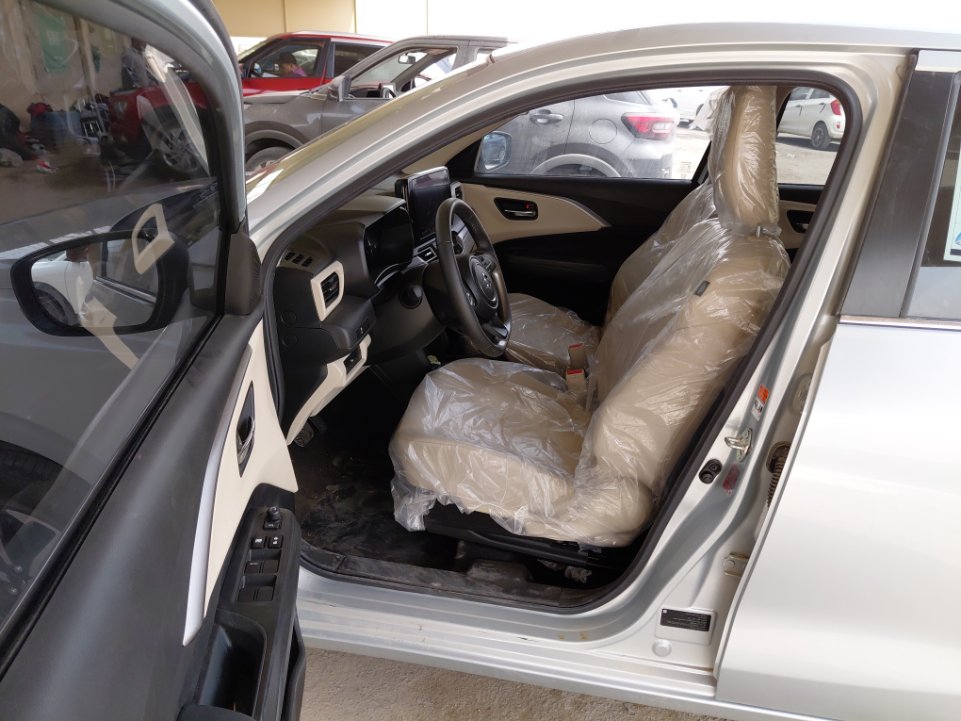 Suzuki DZIRE GLX  2025 image