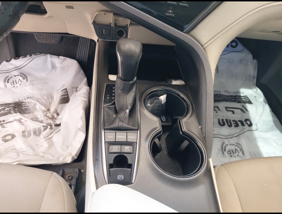 تويوتا كامري GLE HEV 2021 image