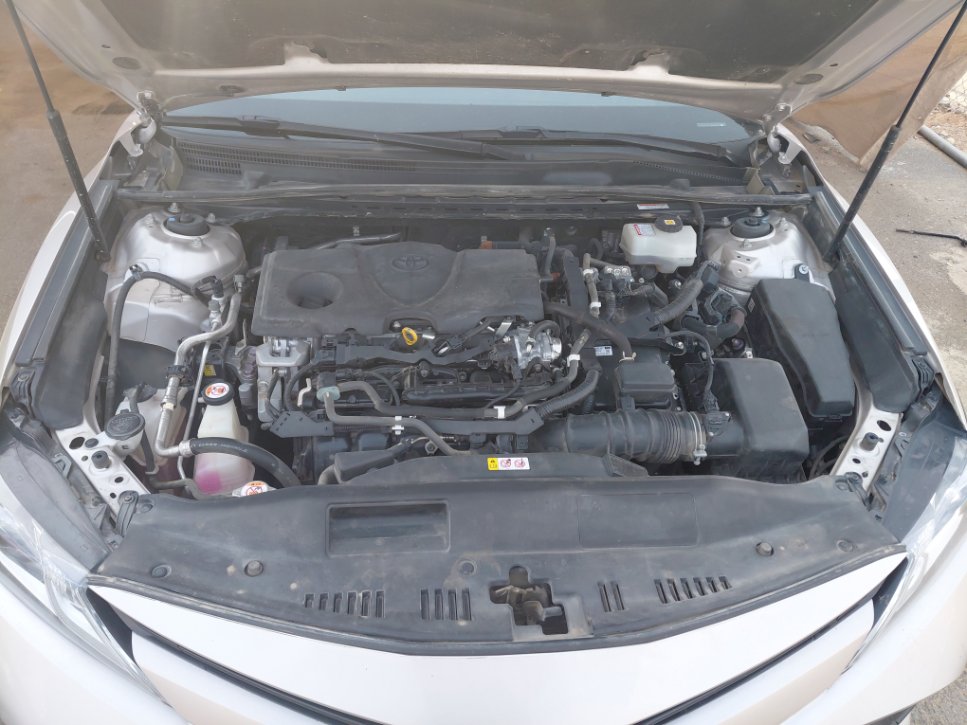 Toyota Camry GLE HEV 2020 image