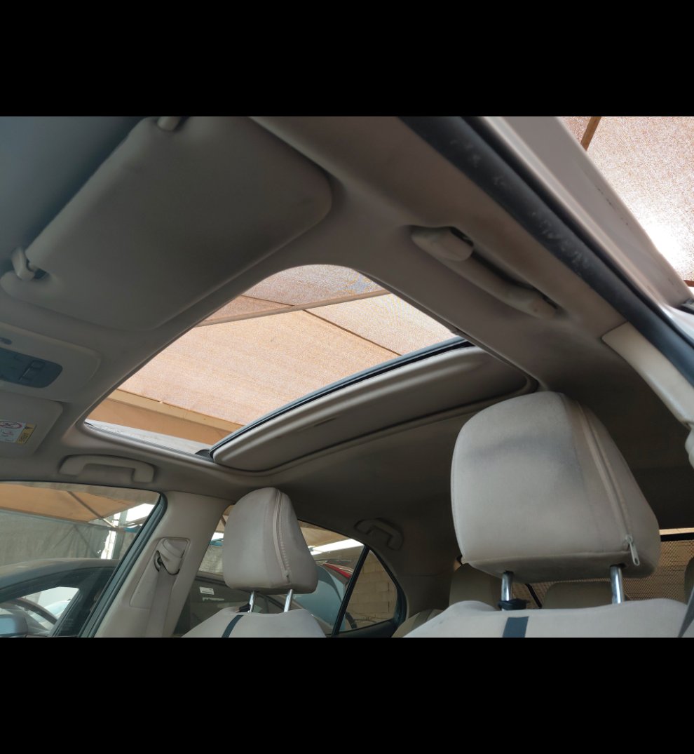 Toyota Camry GLE HEV 2020 image