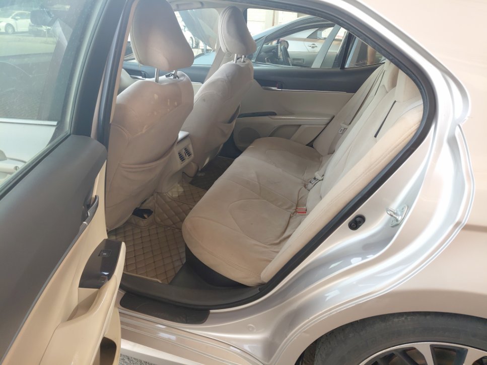 Toyota Camry GLE HEV 2020 image