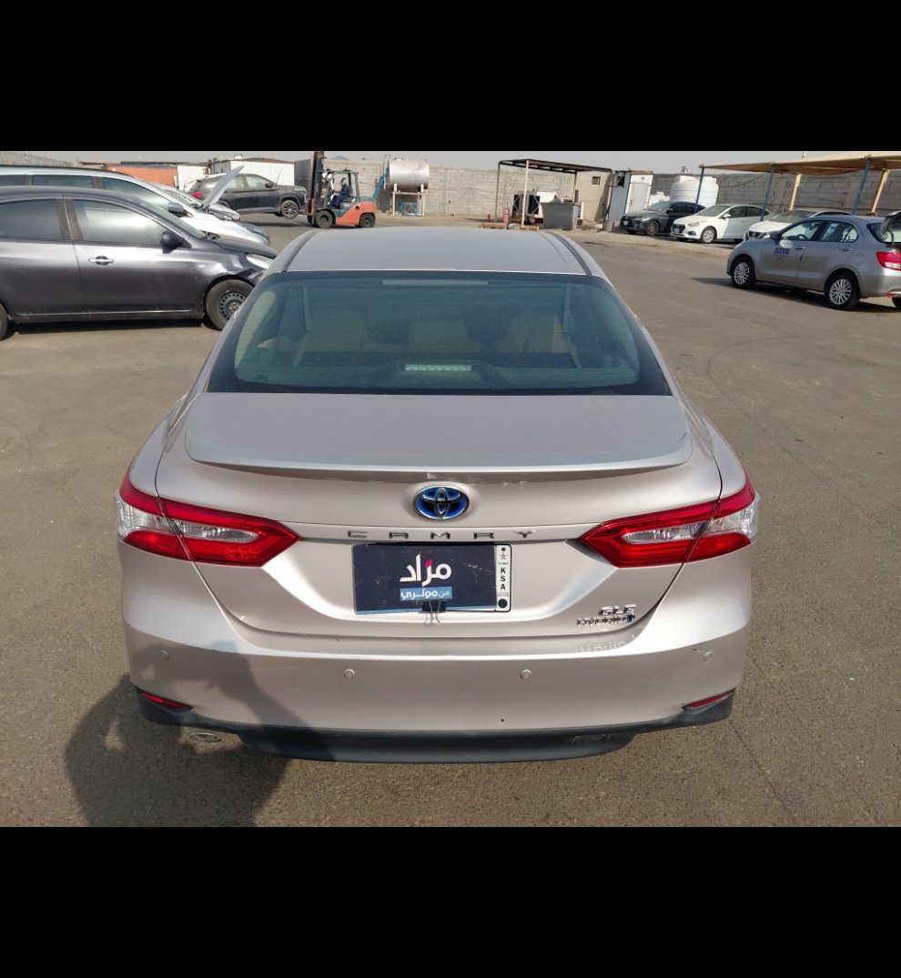 Toyota Camry GLE HEV 2020 image